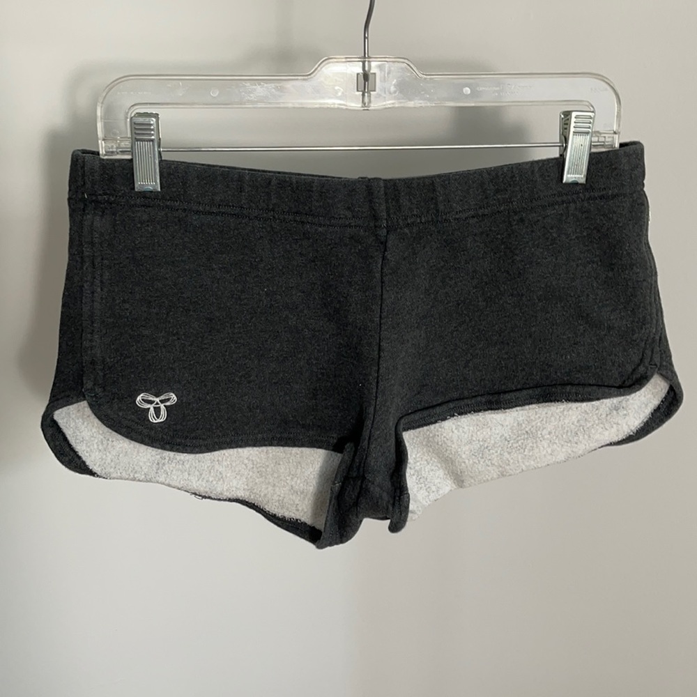COZY Aritzia TNA Shorts